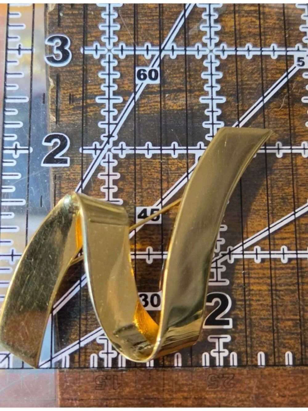 Vintage Monet Wavy Ribbon Brooch Shiny Polished Modernist Zig Zag Gold Tone Pin